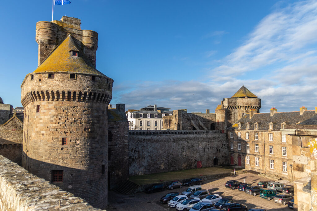 remparts privés du château de la ville de saint-malo